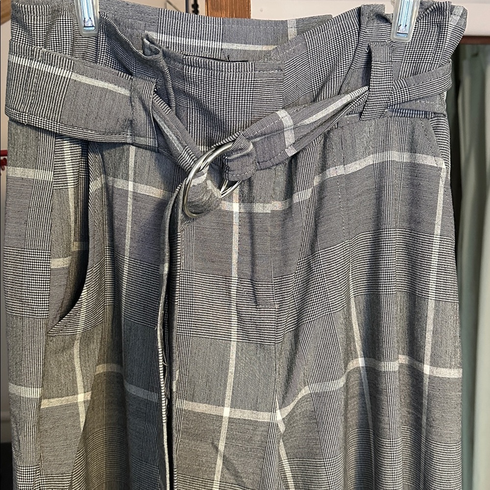 New York & Company Gray Plaid, High Waisted, Wide Legged, Belted Pants - Picture 2 of 6